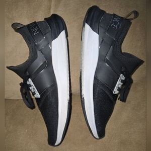 New Balance Womens Nergiz Rev Lite Black and White Sneakers Size 10